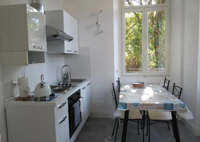 Apartment Peachey, Intero Piano Con Giardino